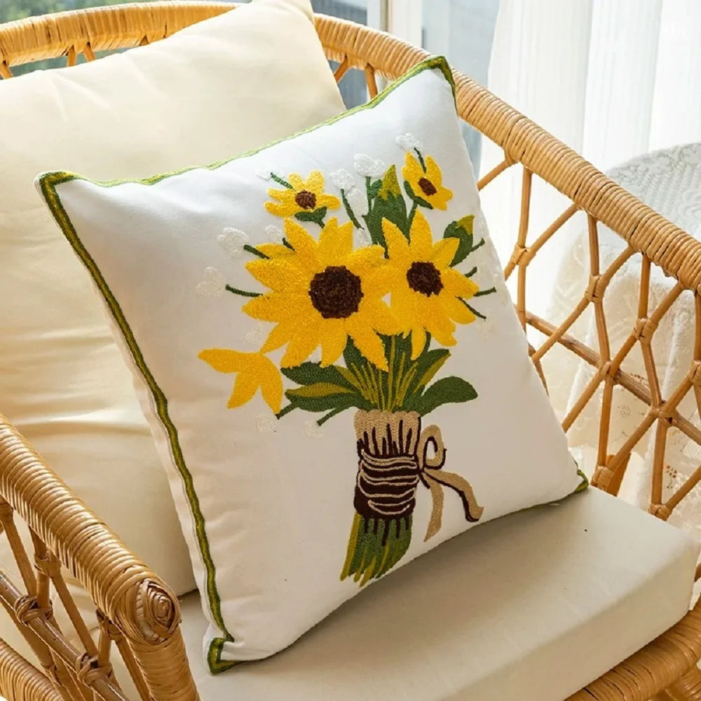Caelirae - Cuscino Decorativo Ricamato in Cotone 45x45 cm con Motivo di Girasole