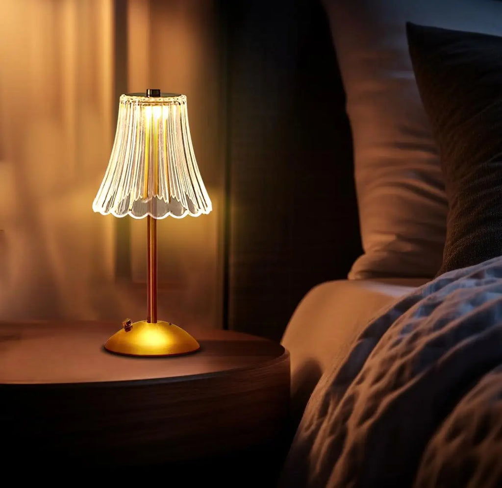 Lampada da Tavolo Elegante con Attivazione Touch e Finitura Oro