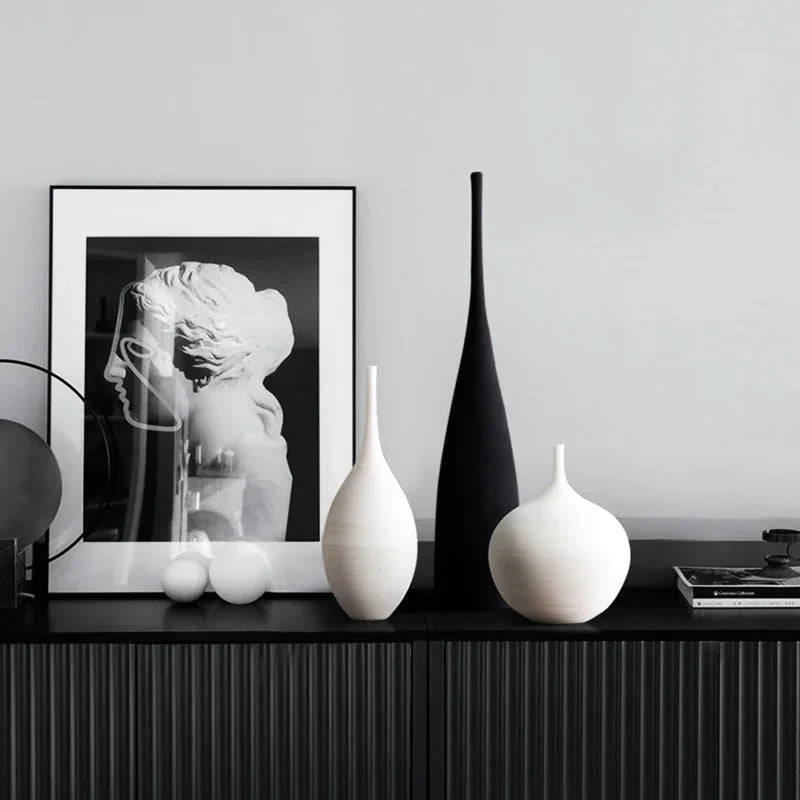 Modello di tranquillità tra forme ceramiche