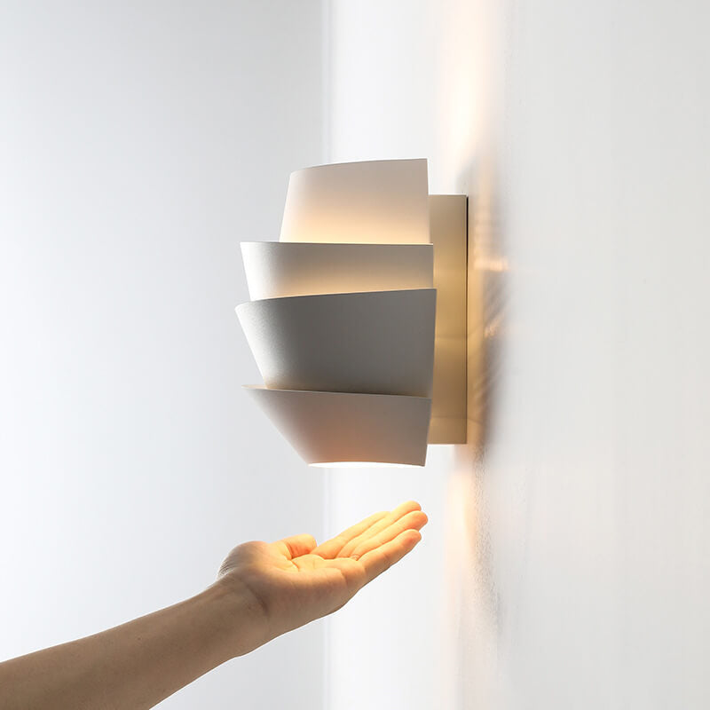 Lampada da parete scandinava con punti luce doppi - NordGlow