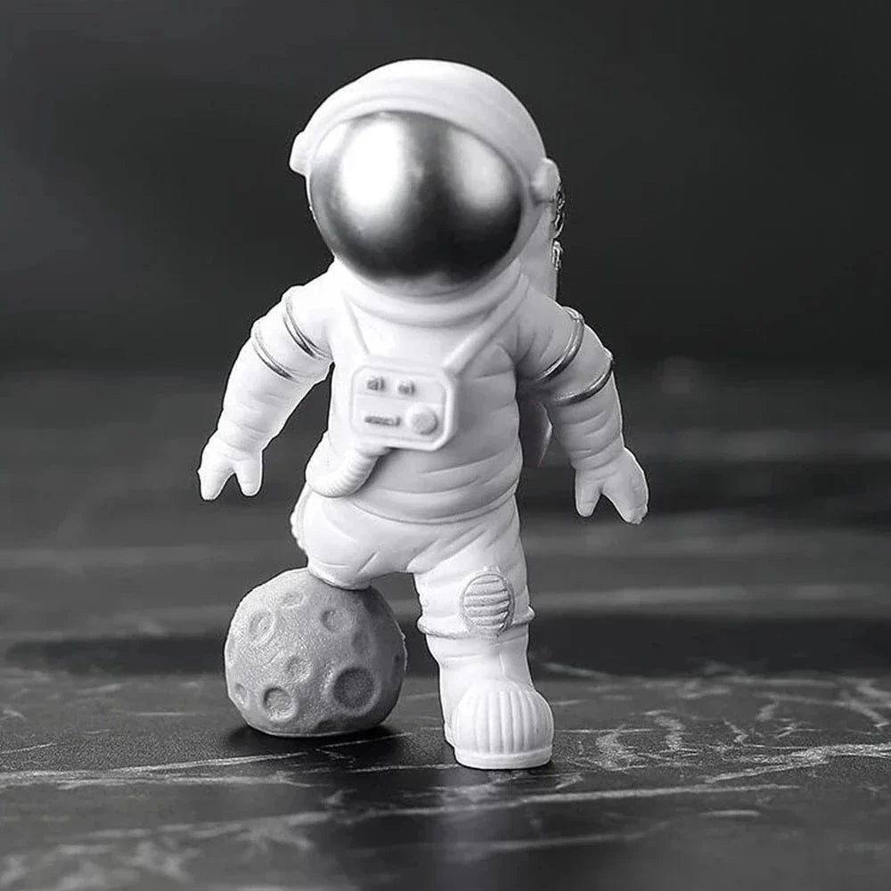 Statua Astronauta in Resina Scultura di Astronauta Giocattolo Educativo Decorazione da Scrivania Modello di Astronauta Regalo per Bambini