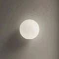 Lampada da Parete Circolare in Vetro Bianco Latte Moderno