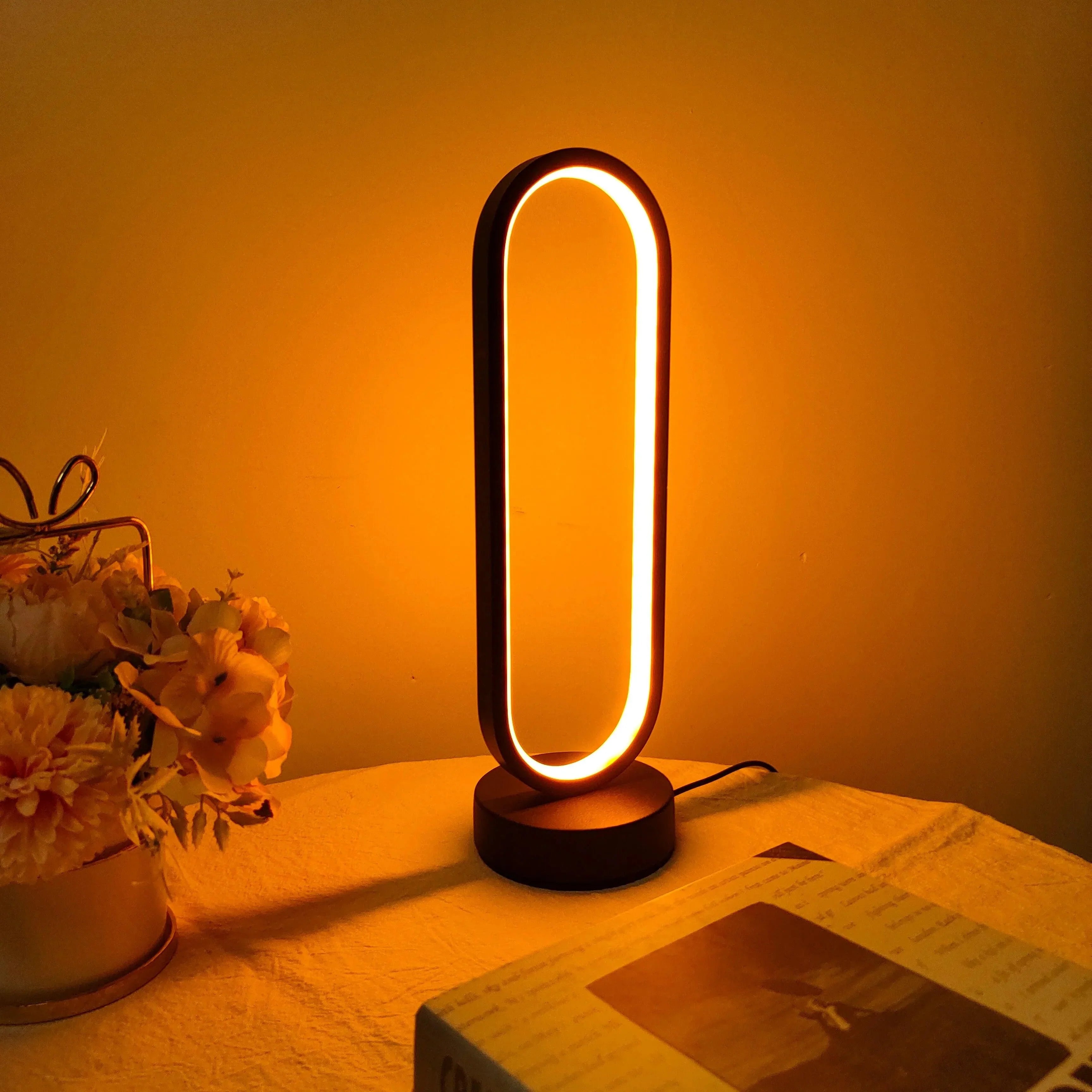 Lampada Elegante con Regolazione di Colore e Luminosità