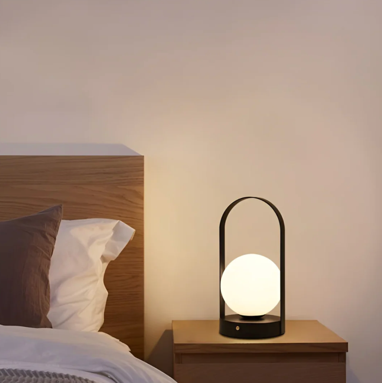 Lampada da Tavolo LED Globo Moderna Minimalista Luce Notturna