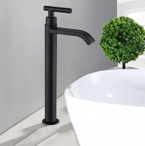 Rubinetto per acqua fredda a maniglia singola nero opaco