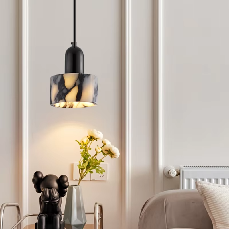 Lampada a sospensione in marmo nero per interni moderni