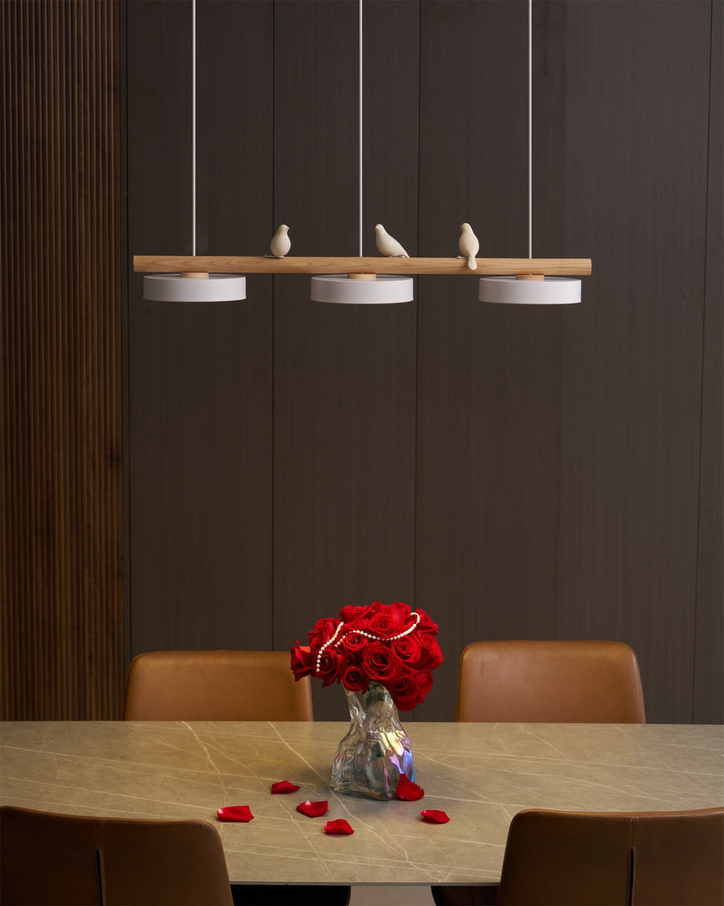 Calyra | Lampada a sospensione artistica a forma di uccello con design scultoreo e illuminazione LED moderna