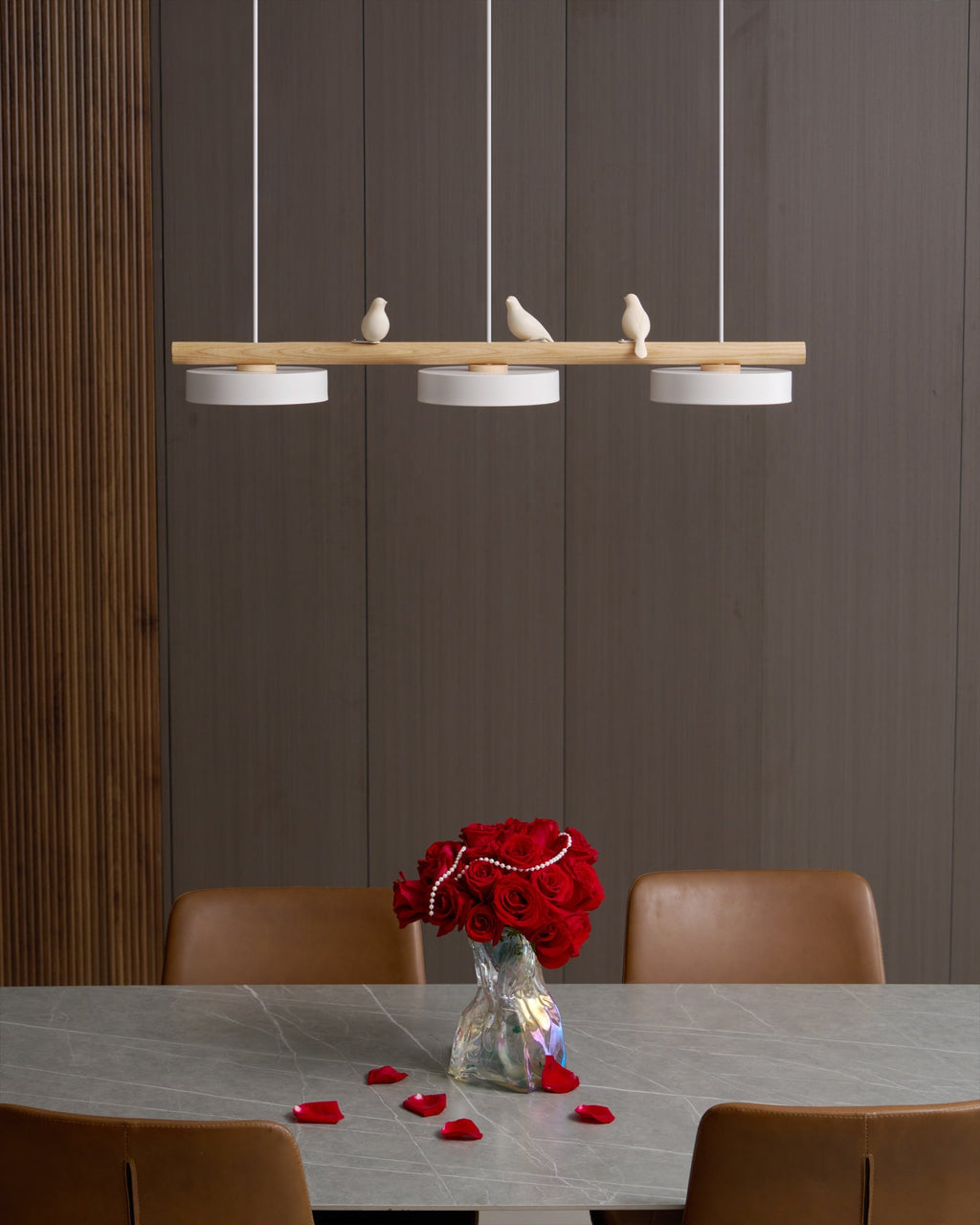Calyra | Lampada a sospensione artistica a forma di uccello con design scultoreo e illuminazione LED moderna