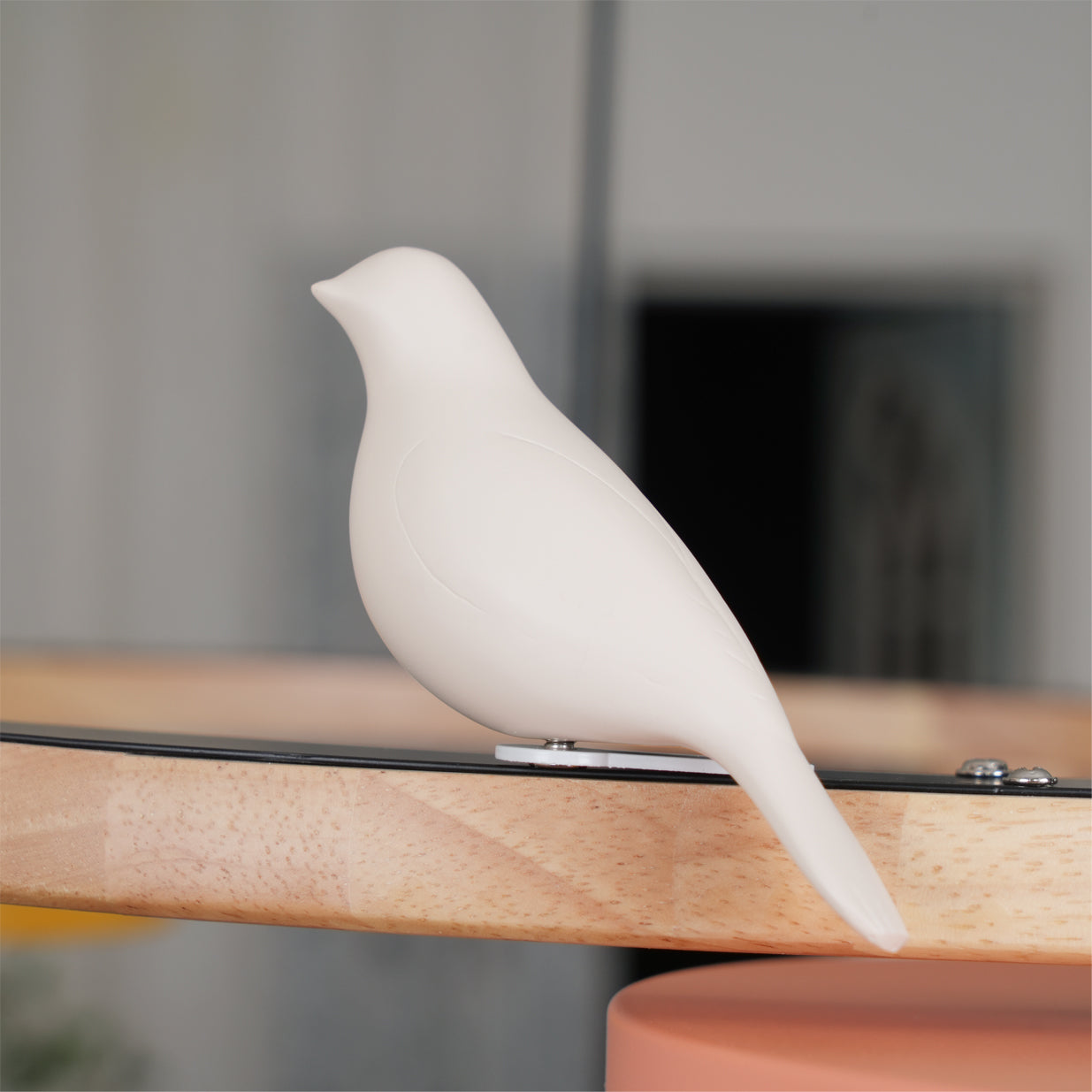 Zerani | Lampadario Rotondo con Design per Uccelli, Struttura in Legno e Illuminazione LED Integrata