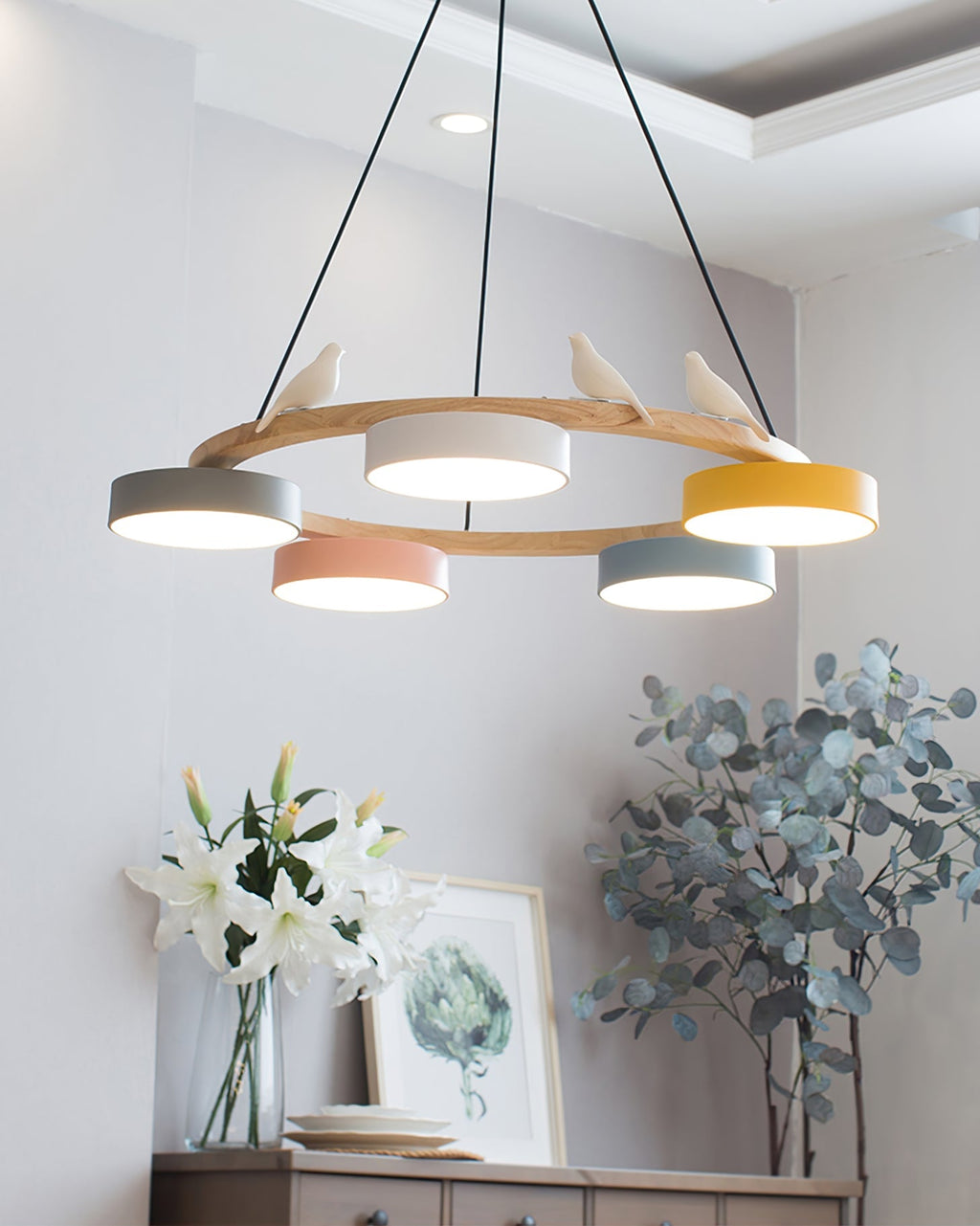 Zerani | Lampadario Rotondo con Design per Uccelli, Struttura in Legno e Illuminazione LED Integrata