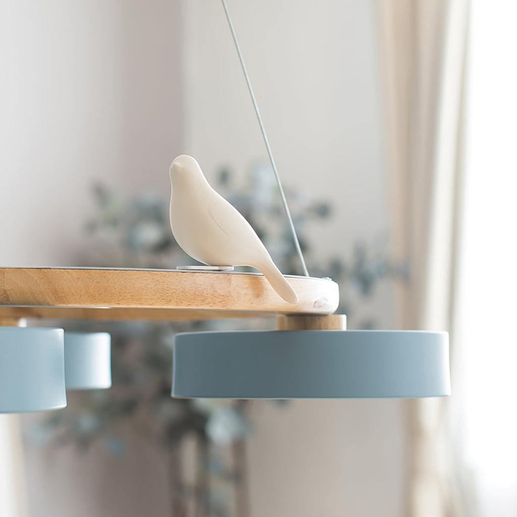 Zerani | Lampadario Rotondo con Design per Uccelli, Struttura in Legno e Illuminazione LED Integrata