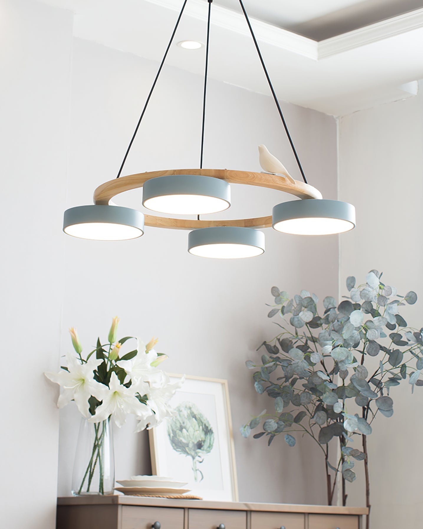 Zerani | Lampadario Rotondo con Design per Uccelli, Struttura in Legno e Illuminazione LED Integrata