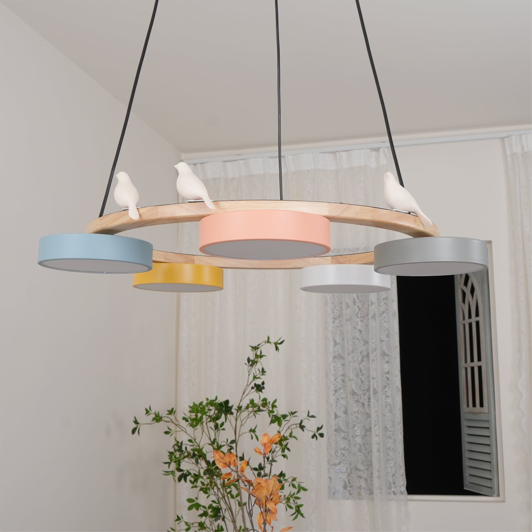 Zerani | Lampadario Rotondo con Design per Uccelli, Struttura in Legno e Illuminazione LED Integrata