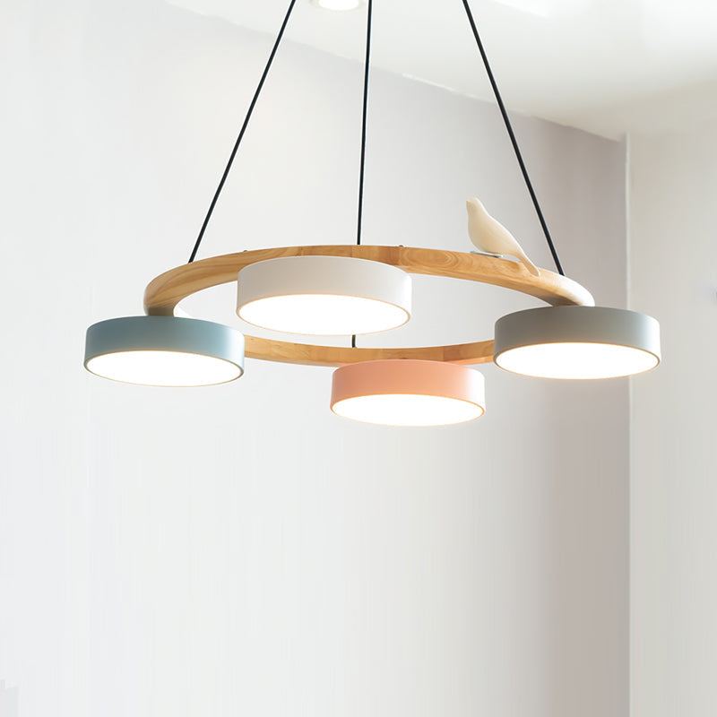 Zerani | Lampadario Rotondo con Design per Uccelli, Struttura in Legno e Illuminazione LED Integrata