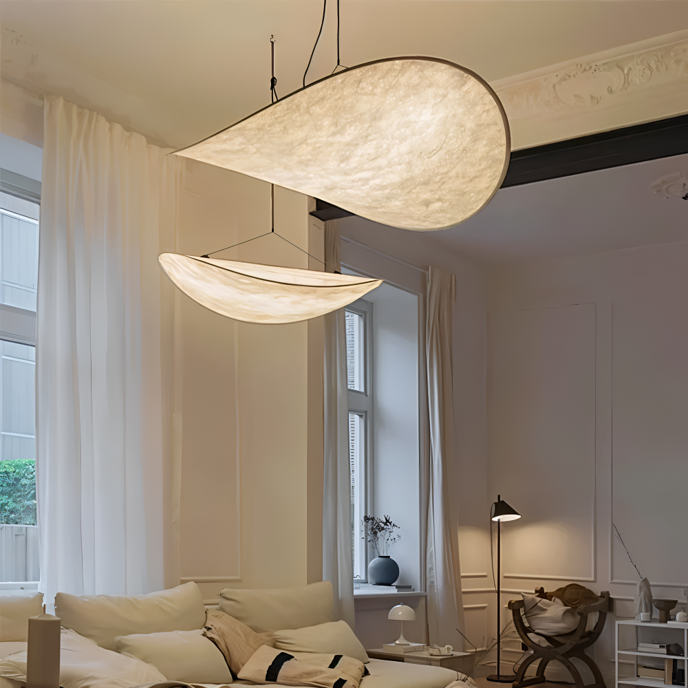 Auréline – Lampada a sospensione artigianale in tessuto e metallo con illuminazione LED