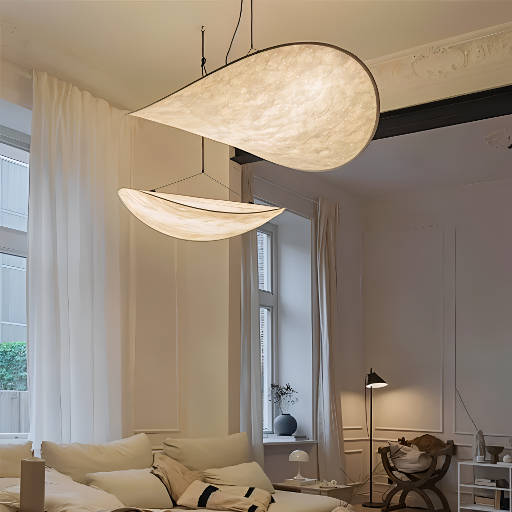 Auréline – Lampada a sospensione artigianale in tessuto e metallo con illuminazione LED