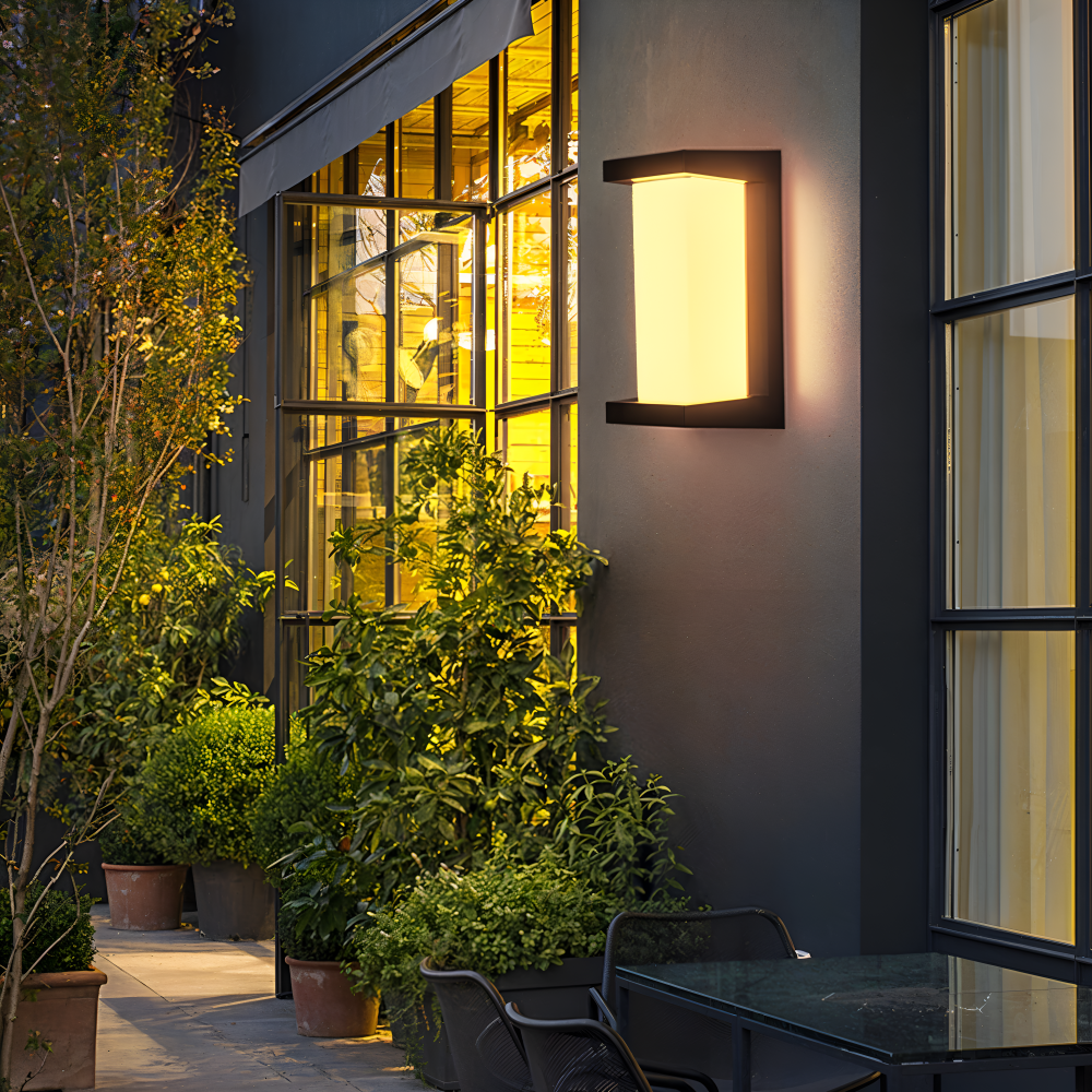 Lampada da Parete Esterna Intelligente con Sensore di Movimento – Illuminazione LED per Sicurezza e Atmosfera | Brehn