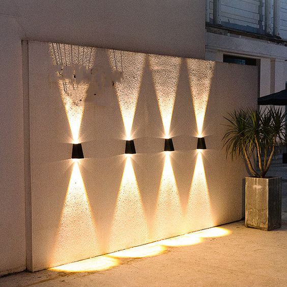 Lampada da Parete Solare | Senza Fili & Automatica | IP65 Resistente alle Intemperie | LumaRay Solar