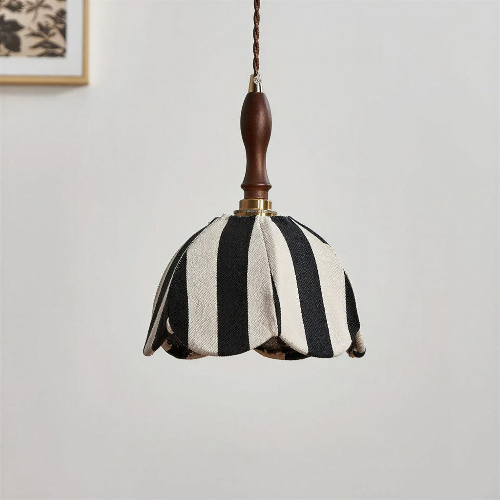 Lampada a Sospensione Moderna a Strisce con Design a Tulipano