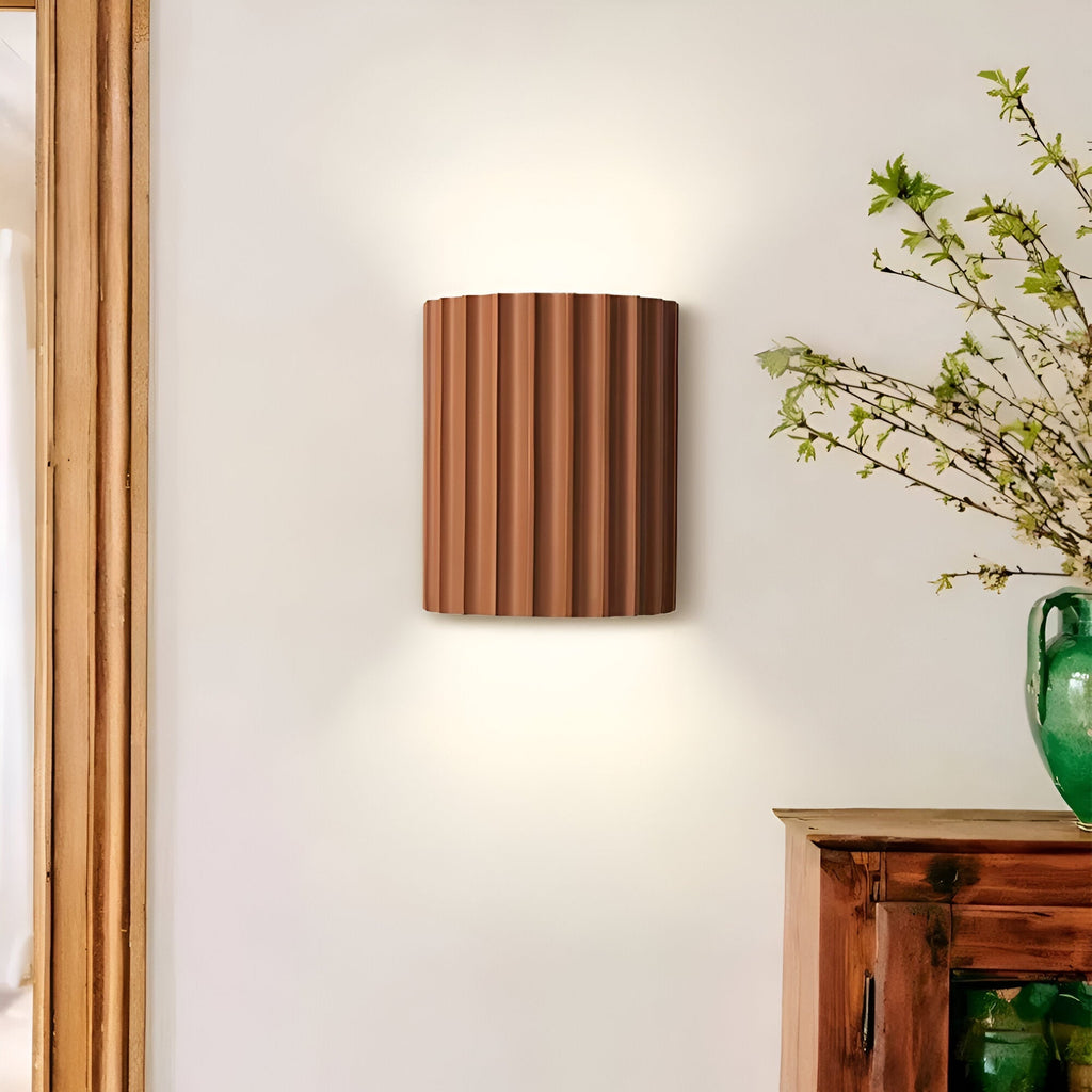 NordStripe – Lampada da Parete LED Striata in Resina con Design Nordico Moderno