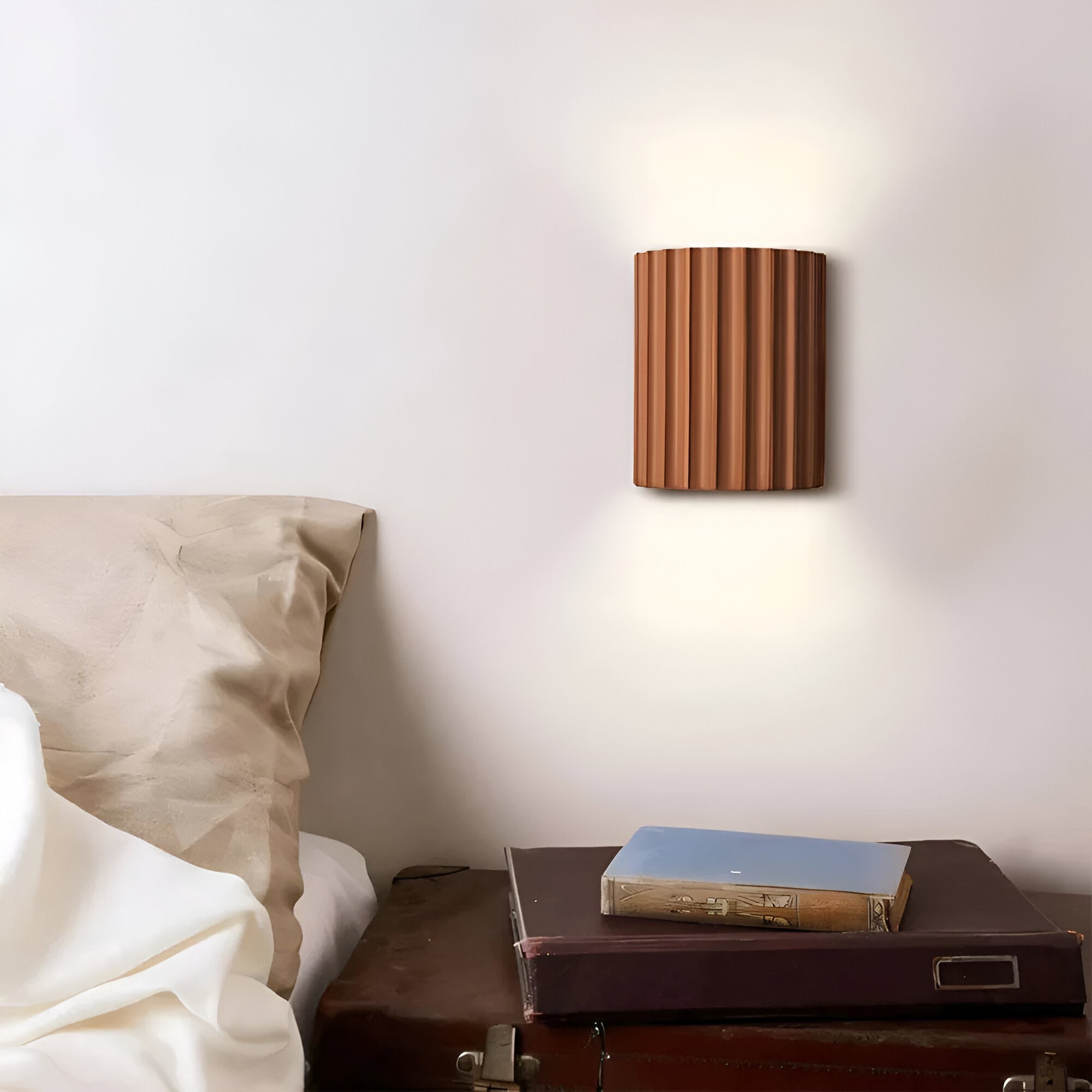 NordStripe – Lampada da Parete LED Striata in Resina con Design Nordico Moderno