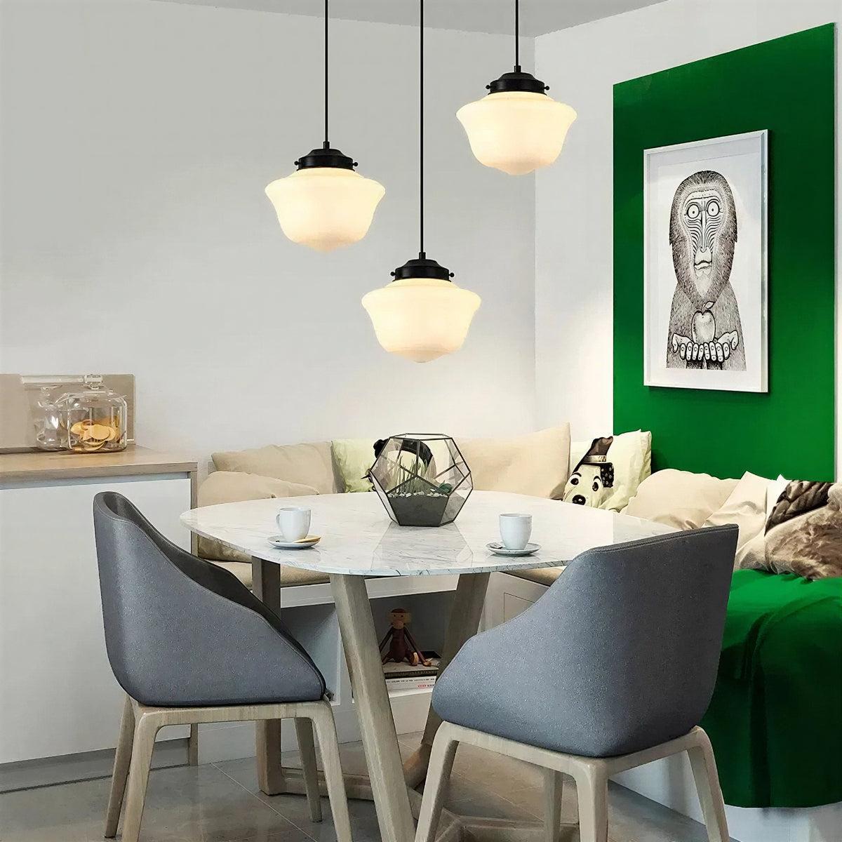 Lampada a sospensione elegante con paralume geometrico satinato