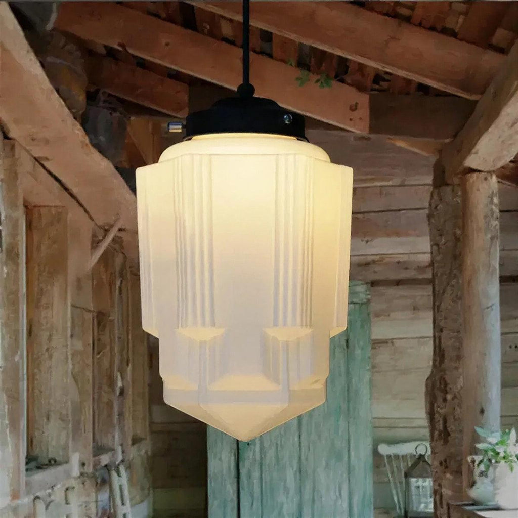 Lampada a sospensione elegante con paralume geometrico satinato