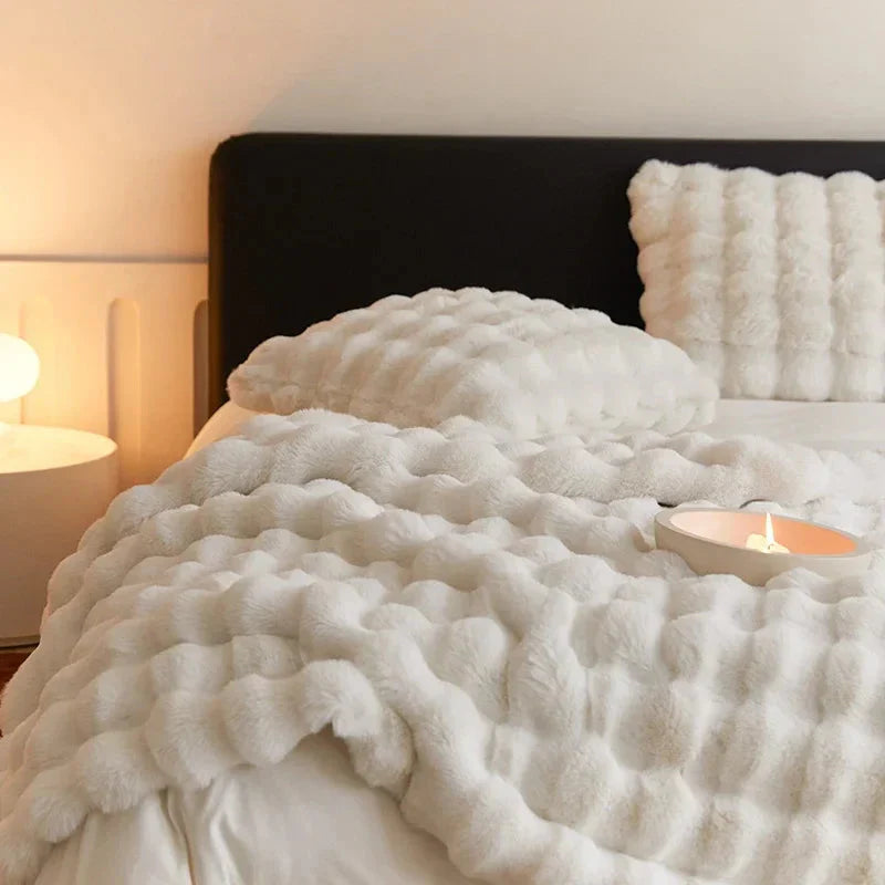 Veloura | Coperta e Cuscino in Pelliccia Sintetica Set Decorazione per la Casa Morbida e Pelosa
