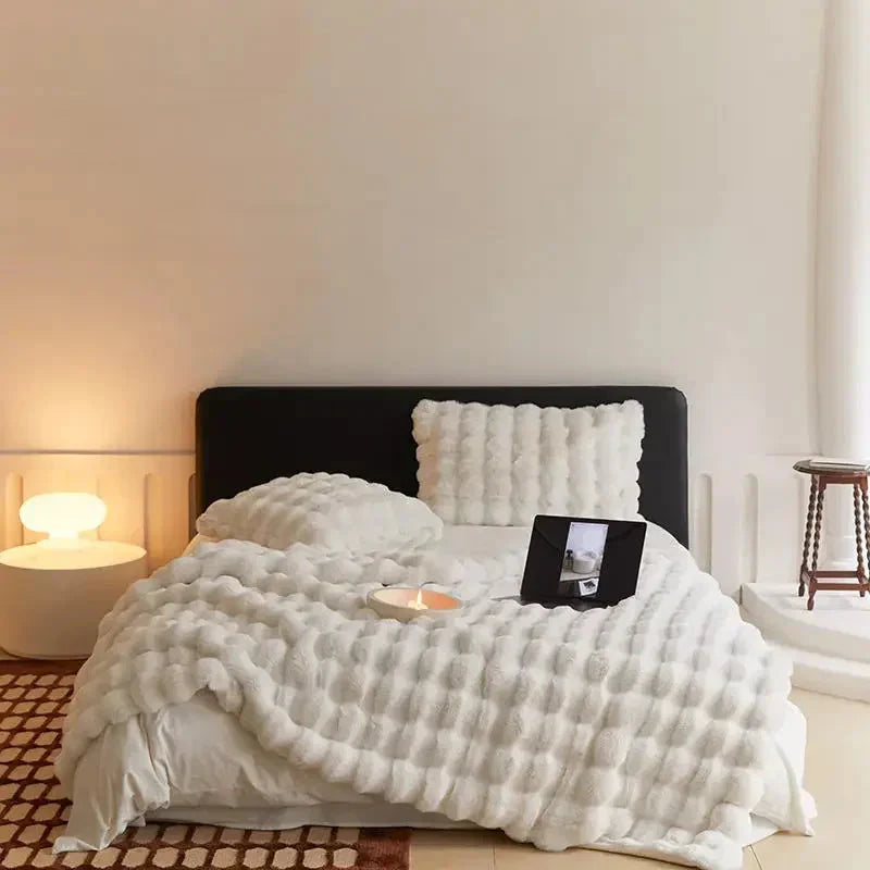 Veloura | Coperta e Cuscino in Pelliccia Sintetica Set Decorazione per la Casa Morbida e Pelosa