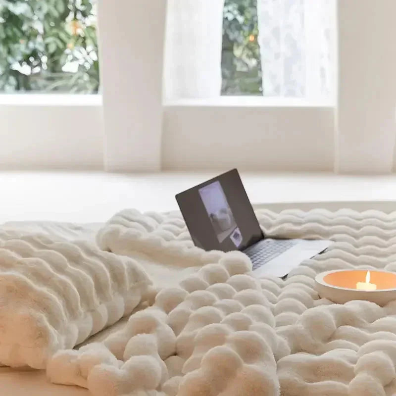 Veloura | Coperta e Cuscino in Pelliccia Sintetica Set Decorazione per la Casa Morbida e Pelosa