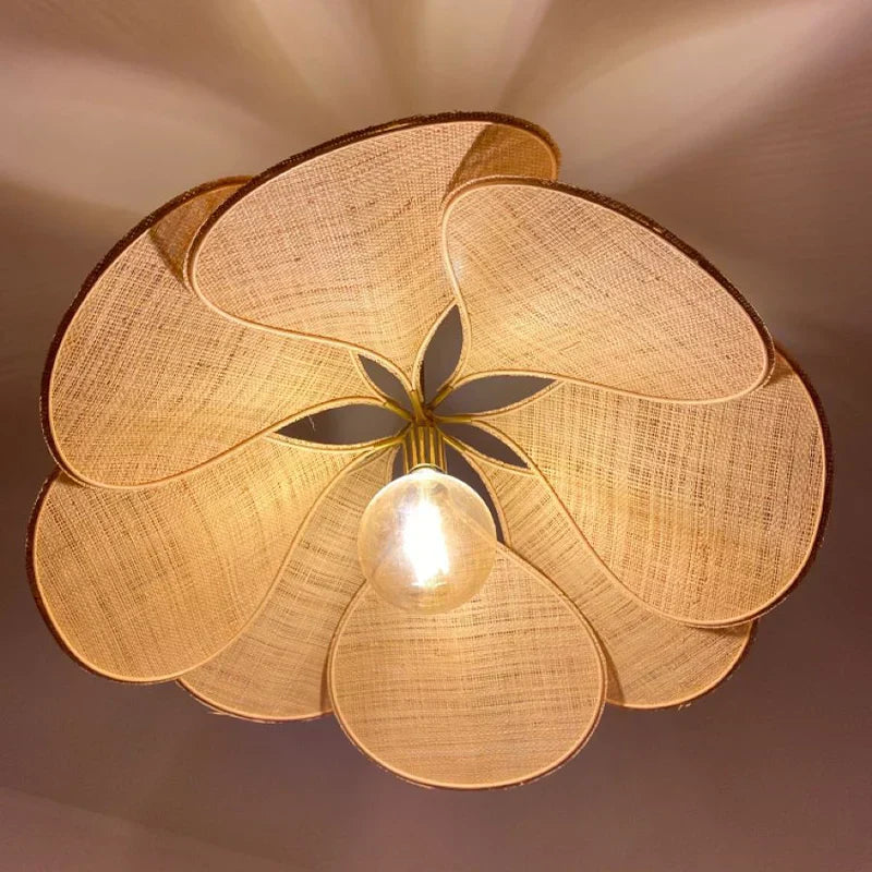 Lampadario a Forma di Fiore – Lampada da Soffitto di Design con Illuminazione Atmosferica