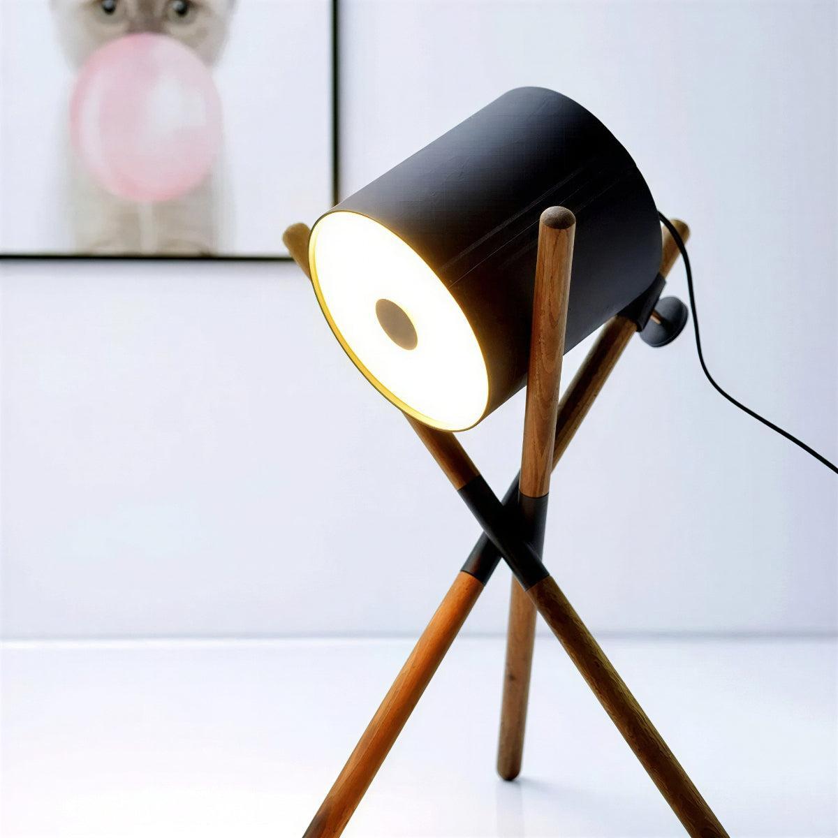 Lampada da Tavolo con Base a Treppiede e Paralume Cilindrico
