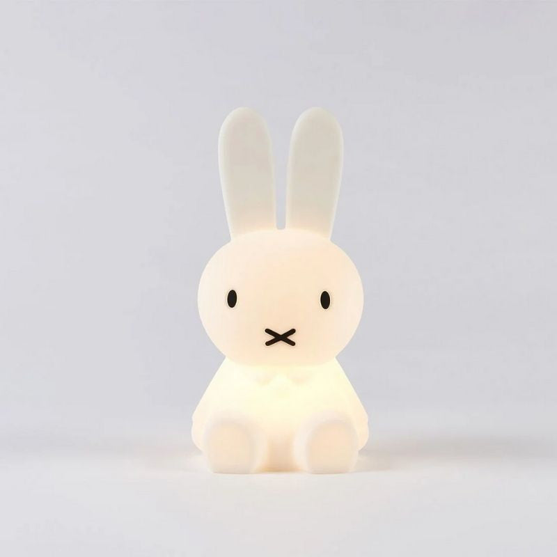 Lampada da tavolo | Iconico punto focale per la casa | Figura minimalista di coniglio | BunnyNest