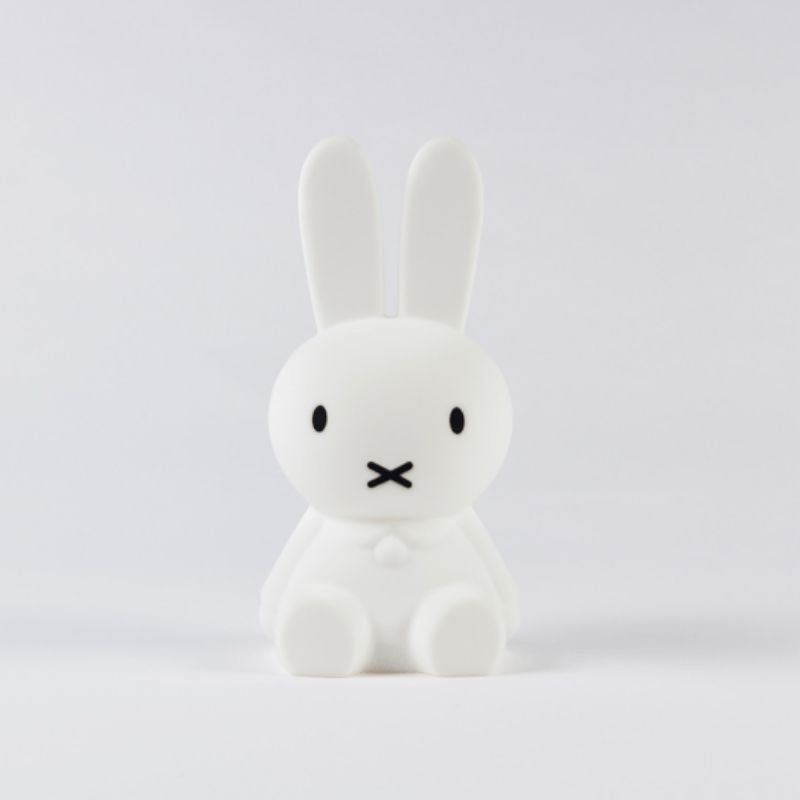 Lampada da tavolo | Iconico punto focale per la casa | Figura minimalista di coniglio | BunnyNest