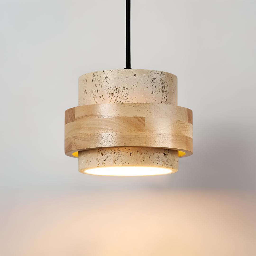 Illuminazione a Sospensione in Travertino per Isola Cucina e Zona Pranzo