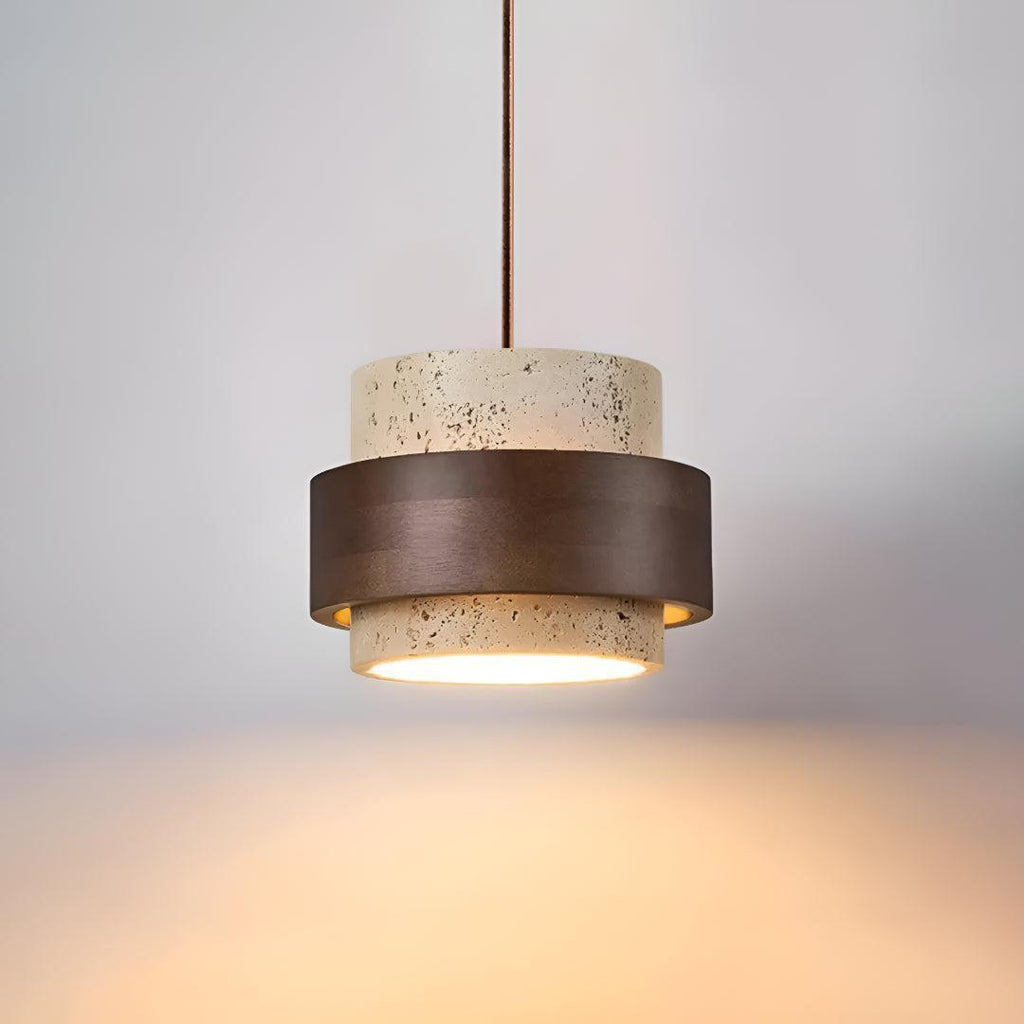 Illuminazione a Sospensione in Travertino per Isola Cucina e Zona Pranzo