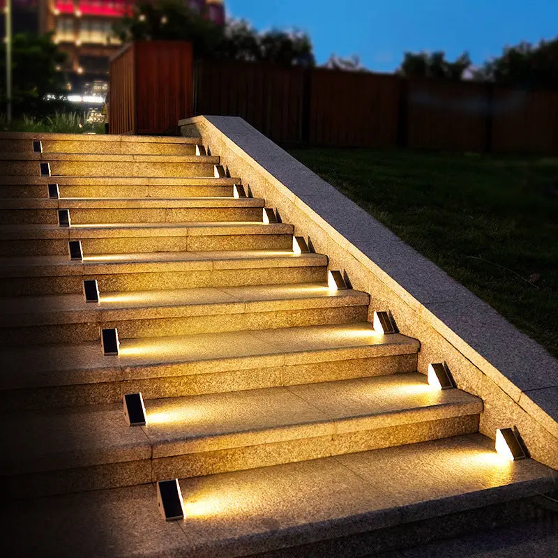 Luce per scale | Controllo automatico della luminosità | Resistente alle intemperie | StepGlow