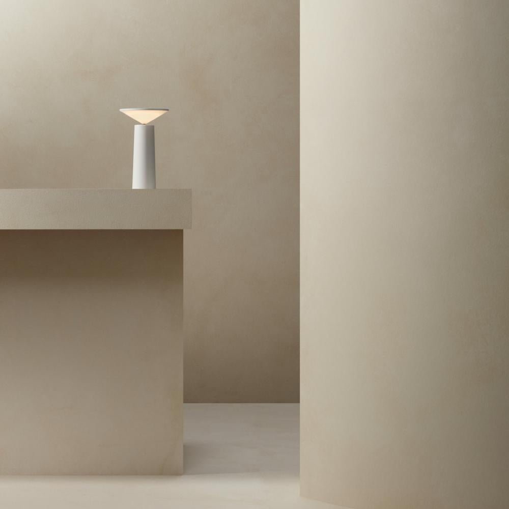 Lampada da Tavolo Aurora Design Moderno Dimmerabile ed Elegante