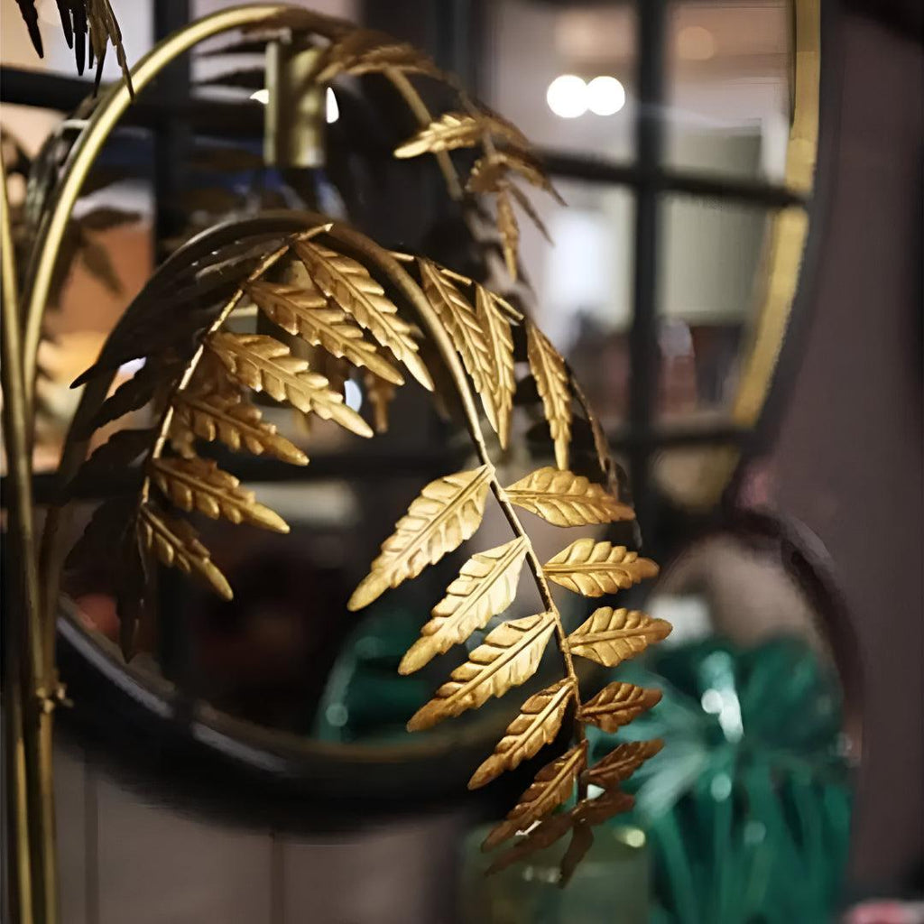 Lampada da Terra Tropicale a Palma Dorata per Illuminazione Moderna della Casa