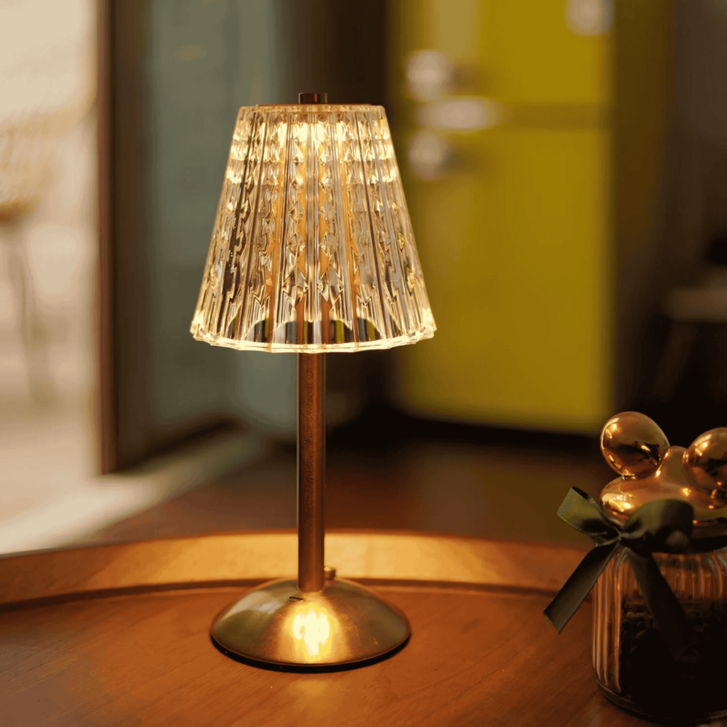 Lampada da Tavolo Ricaricabile con Paralume in Vetro Rigato e Luce LED