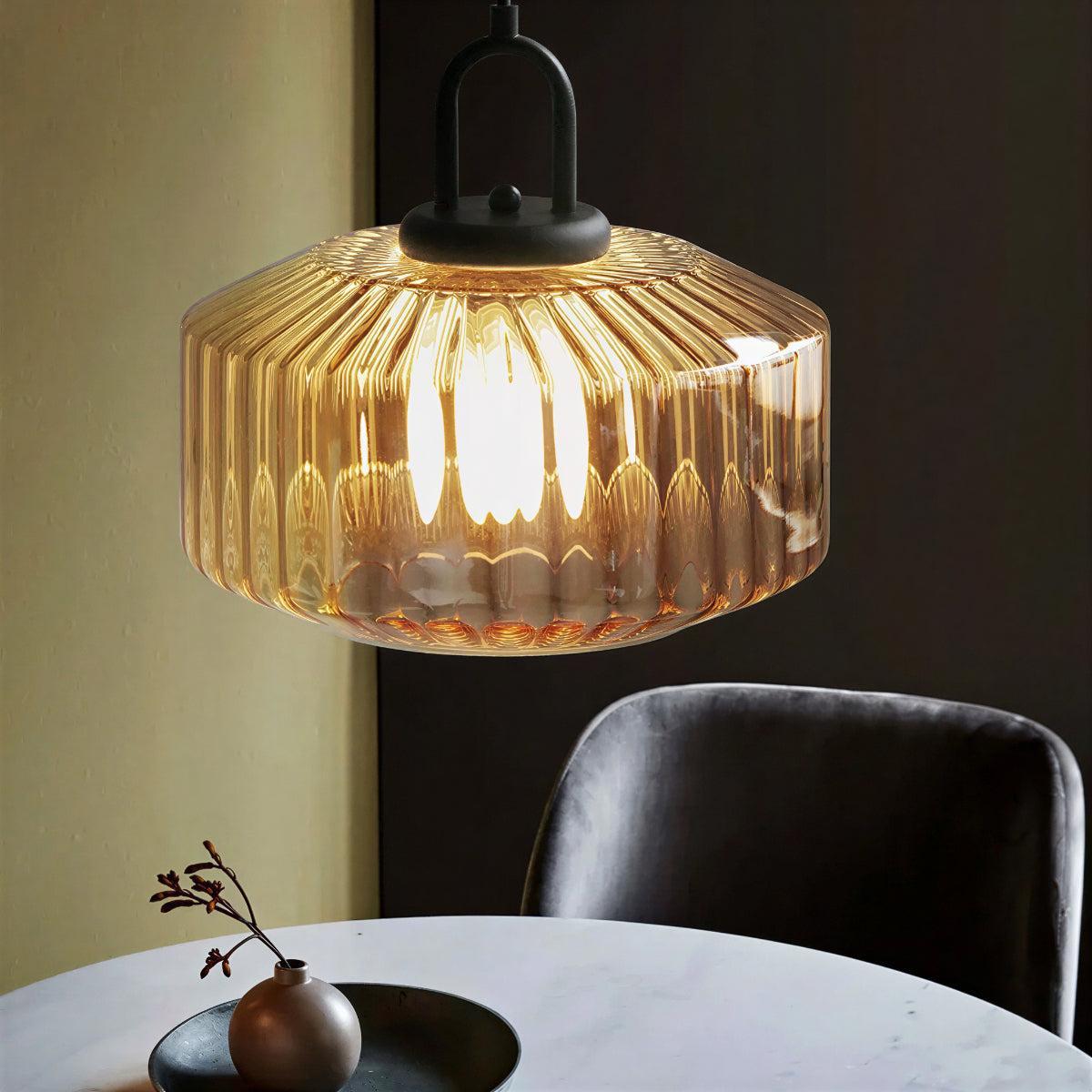 Lampada a sospensione vintage con paralume in vetro a righe retro