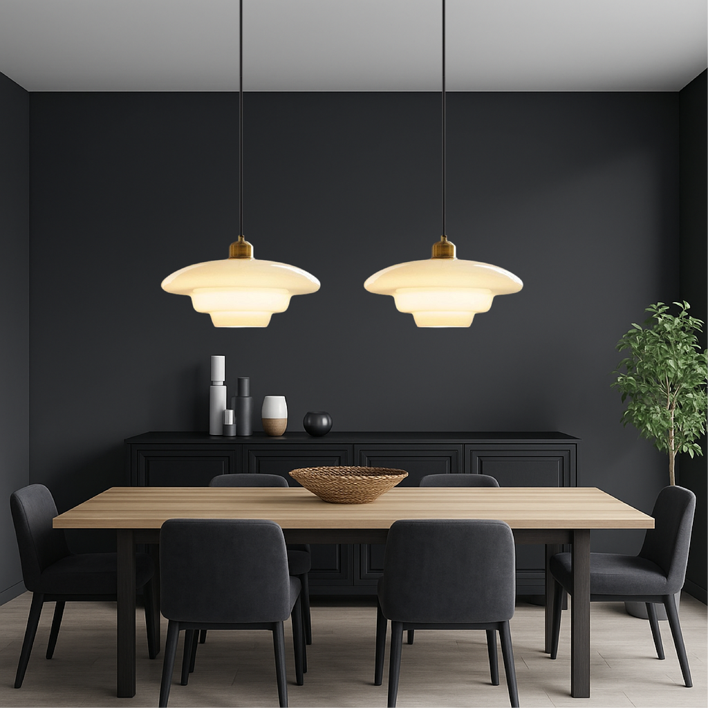 Lampada a Sospensione in Vetro Opalino Vintage