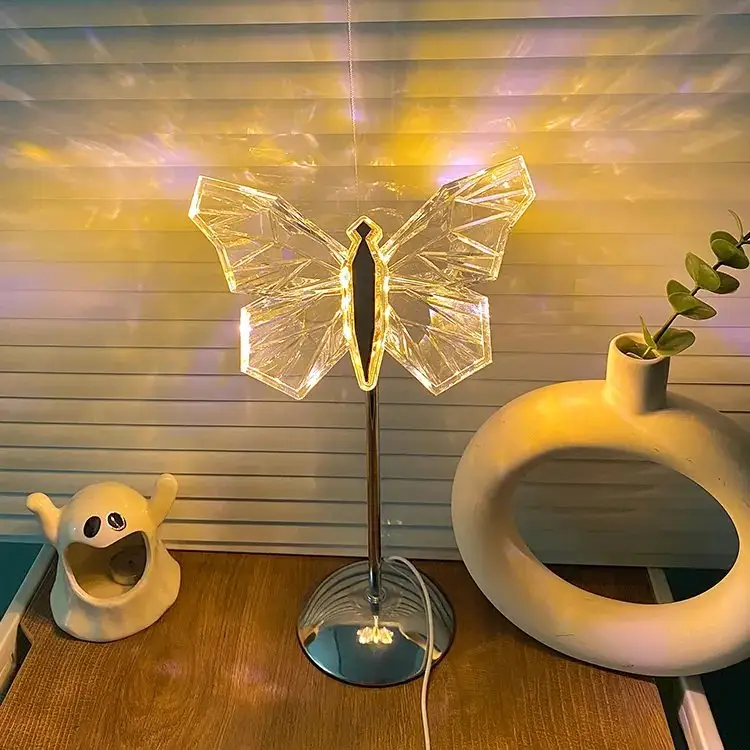AuroraWing – Lampada da tavolo con motivo farfalla e luminosità da sogno