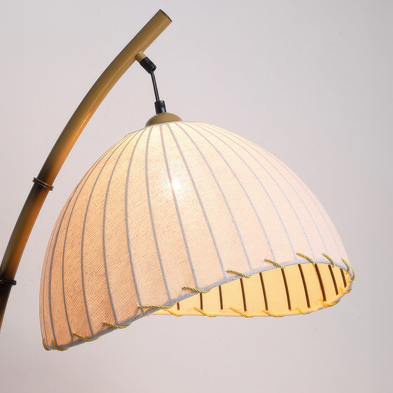 Avelune | Lampada da Terra Japandi con Struttura in Bambù per Illuminazione Morbida del Soggiorno