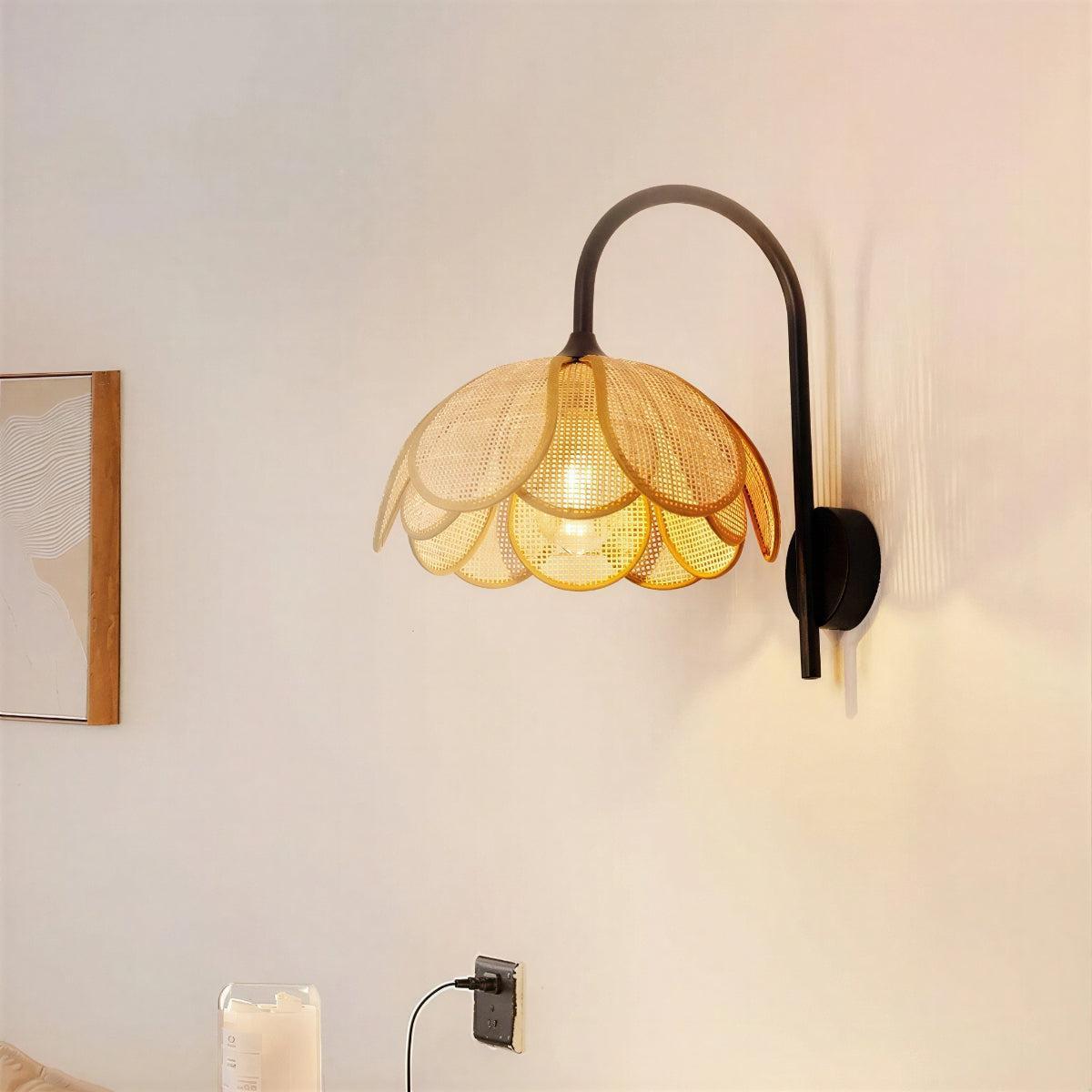 Applique da Parete con Design in Rattan Bloom