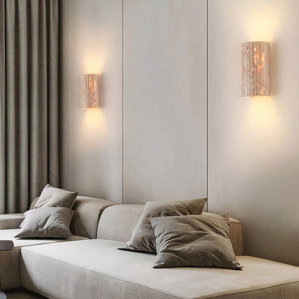 TraveGlow – Applique in Travertino con Design Semicilindrico