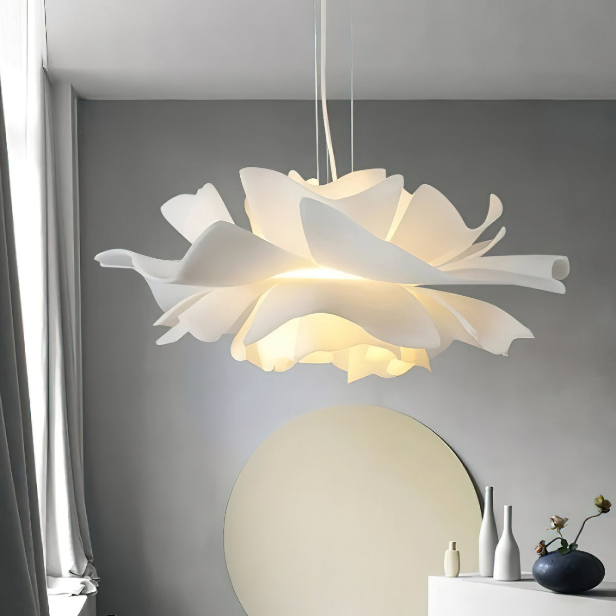 Nerovia | Sospensione Moderna con Fiore Bianco e Luce Ambientale Morbida