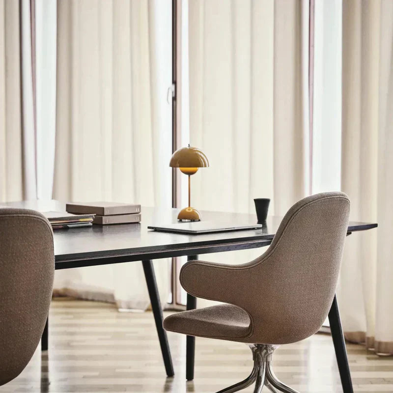 Lampada LED con luce calda ed elegante