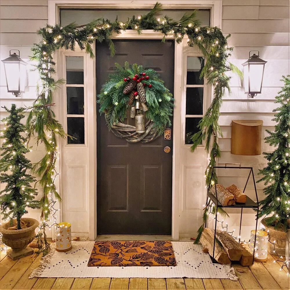 Ghirlanda di Natale Stile Boho Base in Vite Rustica con Pigne e Campane Dorate