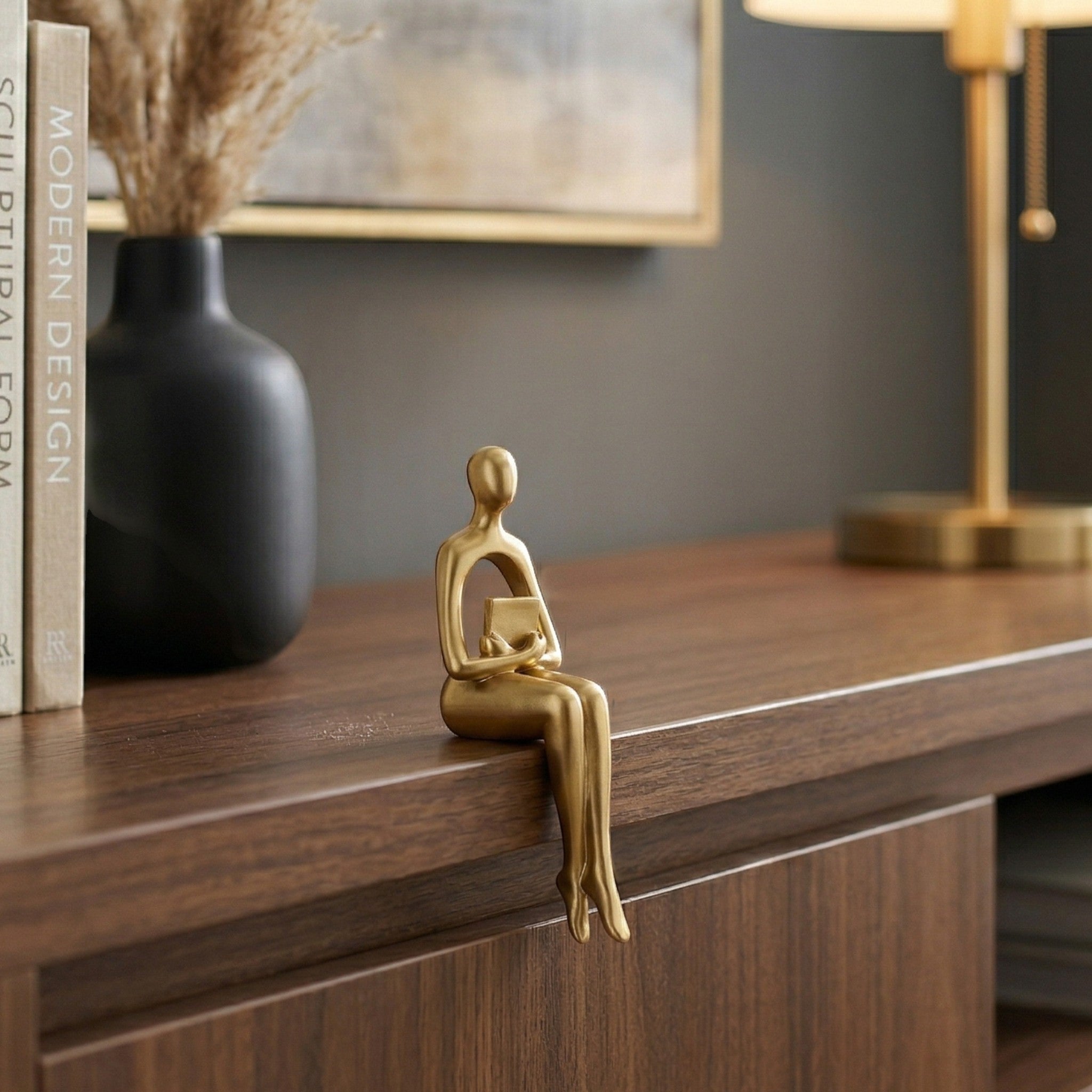Figura decorativa astratta per scaffali